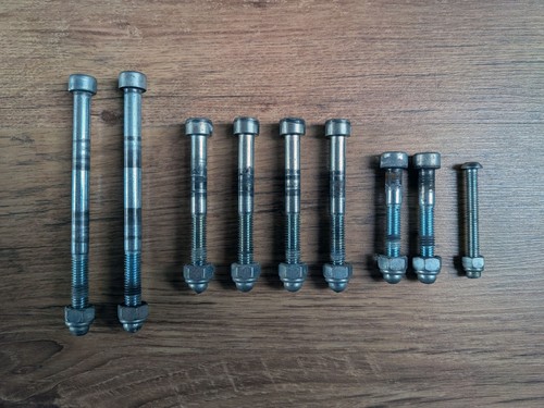 Schraubenset komplett für