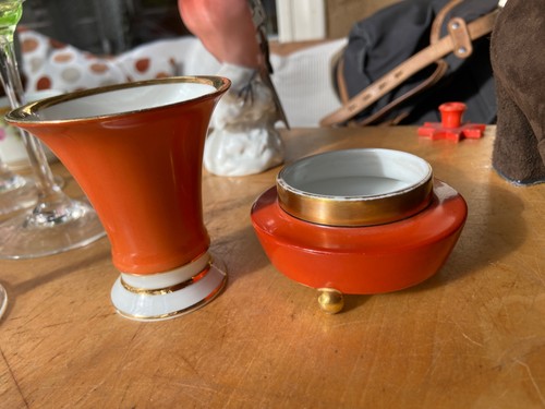 Kleine vase und aschenbecher - und,