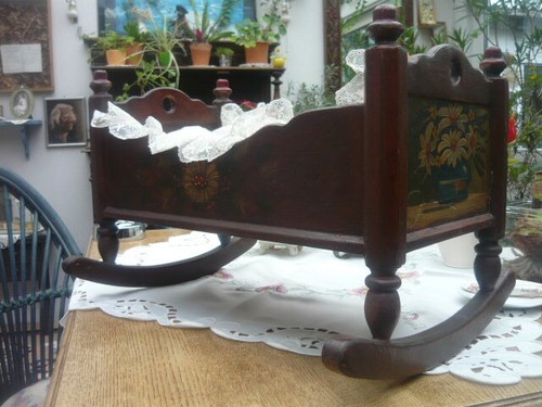 Alte babywiege puppenbett - babywiege,