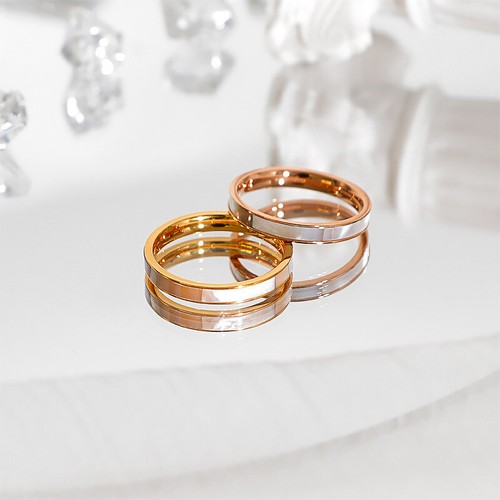 Ring aus edelstahl mit - ring,