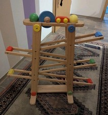 Kugelbahn aus Holz mit 2