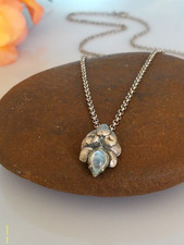 Bezauberndes Collier Silber 835, von Perli, Modernist, besetzt mit Mondstein