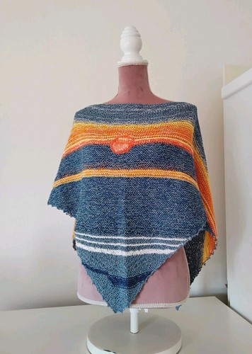 Handgestricktes dreieckstuch - handgestricktes,