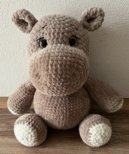 Süßes gehäkeltes Nilpferd