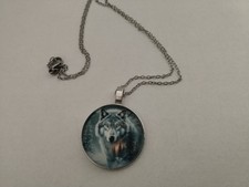 Halskette mit Anhänger Amulett / WOLF