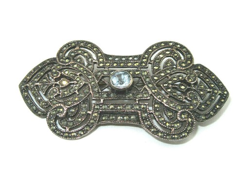 R942 art deco brosche - ",