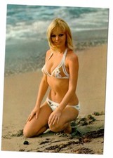 12963- Am Strand  * Frau