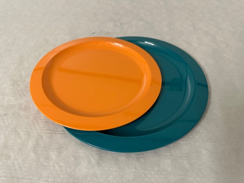 Tupperware teller - tupperware,