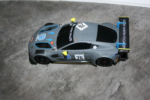 Scalextric c4381 aston - c4381, martin