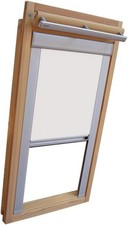 Verdunklungsrollo innen weiß