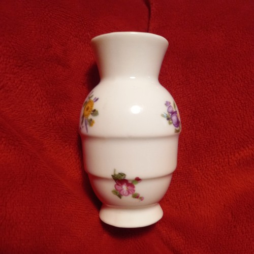 ältere mini porzellanvase - Ältere, mini-porzellanvase