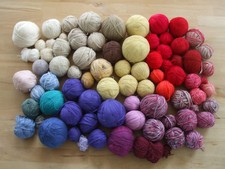 ca. 3,1 kg größere Wolle Wollreste mehrere dünne Fäden Konvolut Strickgarn Paket