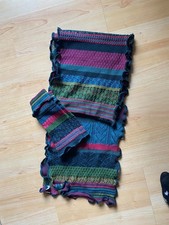 Schal Invero Grün/rot mit Armstulpen passend 