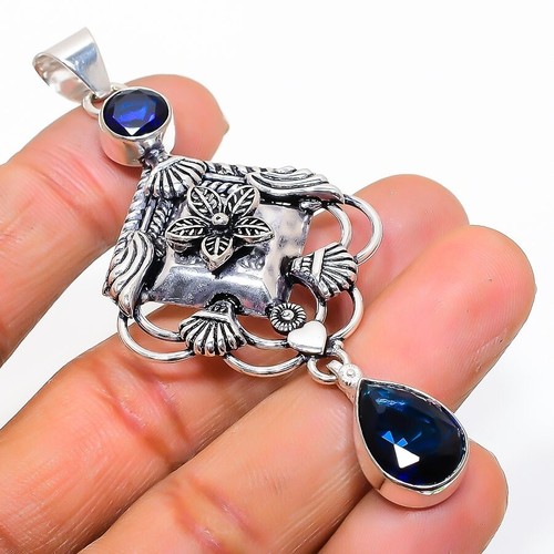 Handgefertigter blauer
