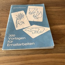 Altes Buch mit 300 Vorlagen