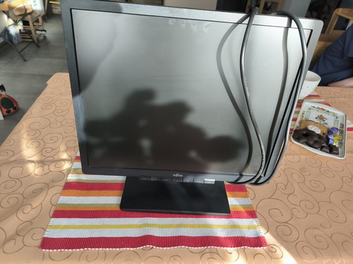 Fujitsu e19 monitor - fujitsu,