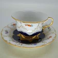 Älteres Meissen Prunk Mokka Gedeck blau mit Goldauflage - Tasse mit Untertasse