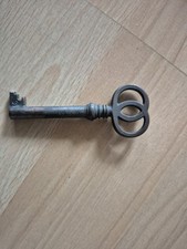 alter Schrank Möbel