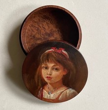 Dose mit Ölgemälde Porträt Mädchen Deckeldose Wurzelholz