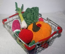 Obst & Gemüse gehäkelt mit Einkaufskorb aus Metall Kinderküche Kaufmannsladen