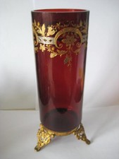 Goldrubin  Vase auf 3 Bronze