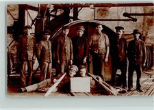 11029951 - Foto ca 1918 AK Gruppenfoto in der Halle Stahlbau