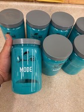 Johnny B. Mode Hair Styling