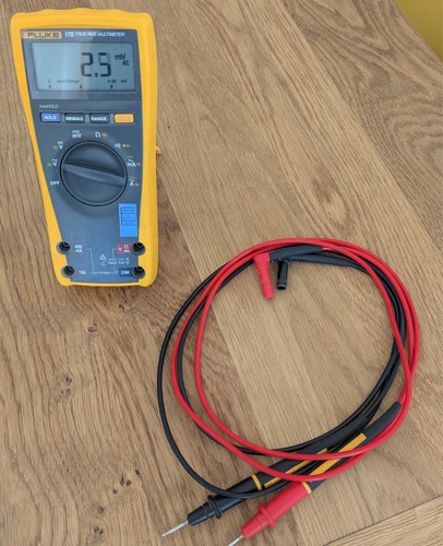 Fluke 175 true rms multimeter - fluke,