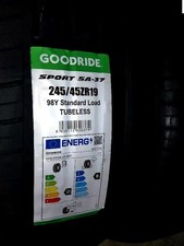 4x Sommerreifen NEU 245/45 R19