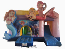Hüpfburg mit Rutsche