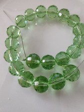 20 Glasschliffperlen, rund