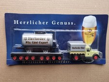 Biertruck Herforder, Herrlicher Genuss, Nostalgie-LKW mit Auflieger und Waggon