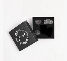 Distorted People Tracht  Pins Oktoberfest