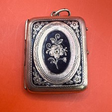 Biedermeier Medaillon , Anhänger . Vergoldet. Antik. Passen für 2 Fotos