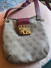 GUESS Damen Umhängetasche Braun 23x23cm