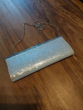 DAMEN Handtasche Clutch silber Schillernder Stoff Kette Neu
