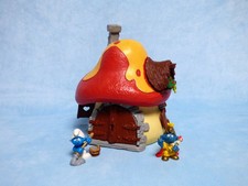 großes Schlumpfhaus + 2 Schlümpfe Kaiser +Schlumpf mit Mopp + Eimer Schleich alt