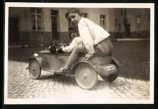 Fotografie Knaben fahren