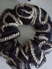 Schwarz und Gold Scrunchie