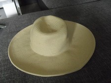 Nur anprobiert: Sommerhut, C&A, Damen und Herren