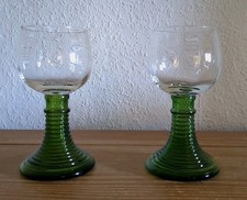 2 alte Römer Gläser grün