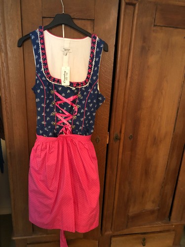 Dirndlkleid mit schürze und - dirndlkleid,