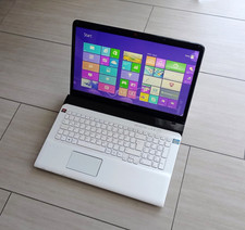 Sony VAIO SVE 17  ***Windows 8