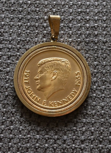 Medaille anhänger john - medaille,