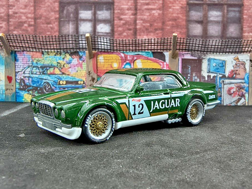 Hot wheels jaguar xjc - hot,