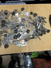 SCHLÜSSELSCHNEIDEMASCHINE /