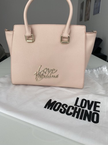 Love moschino