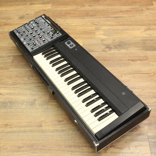 Roland monophonic analog - sh-3,