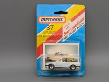 Modellautos 1:56 nicht 1:64 Matchbox Ford Escort XR3i Cabriolet #37 Macau in OVP