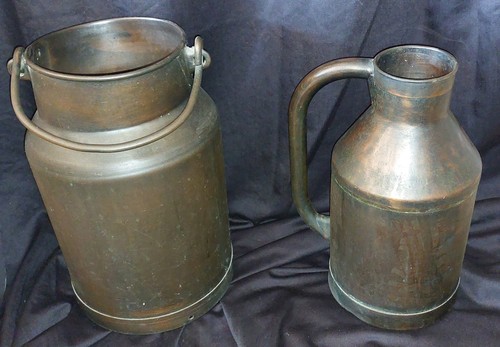 Antike milchkannen aus kupfer - milchkannen,